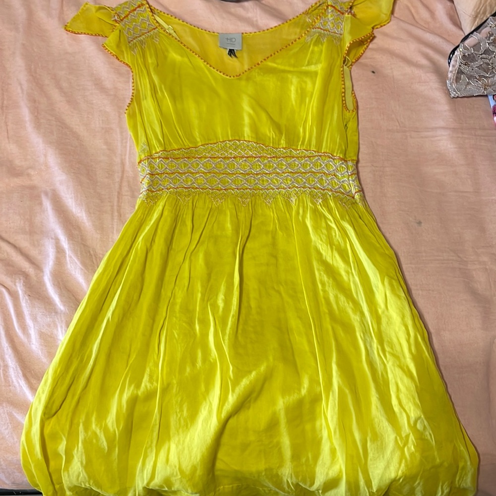 Yellow dress never worn